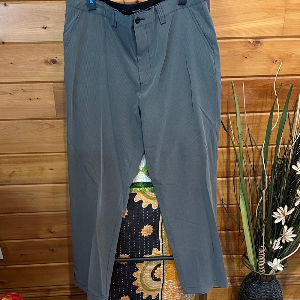 Travis Mathew Men's Gray Dress Pants